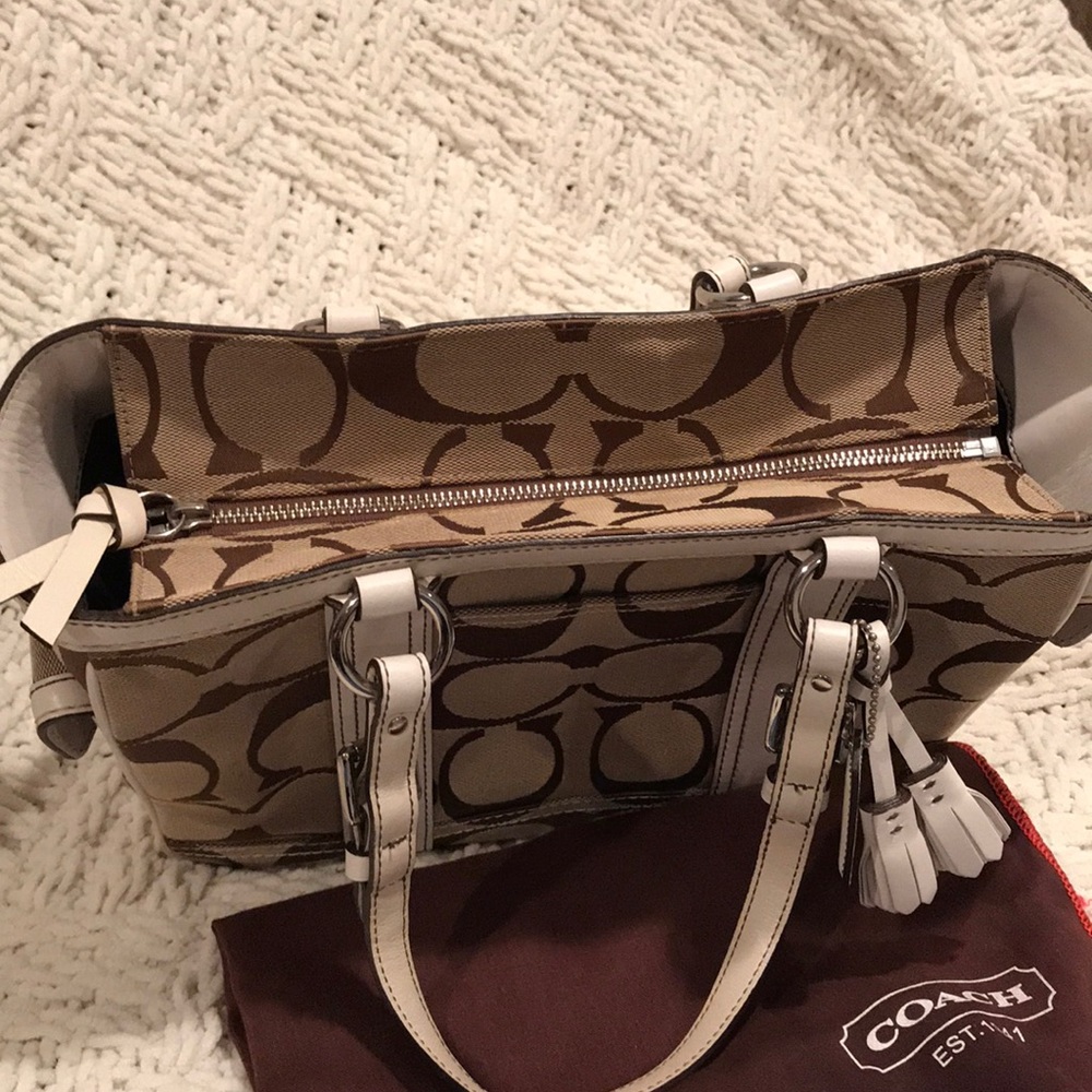 Authentic COACH signature C handbag tote - Picture 6 of 8